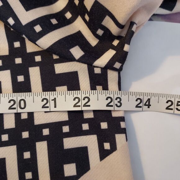 Just Fashion Now Shirt Top Long Sleeve V Neck Womens Size XXL Beige Black - Picture 10 of 12